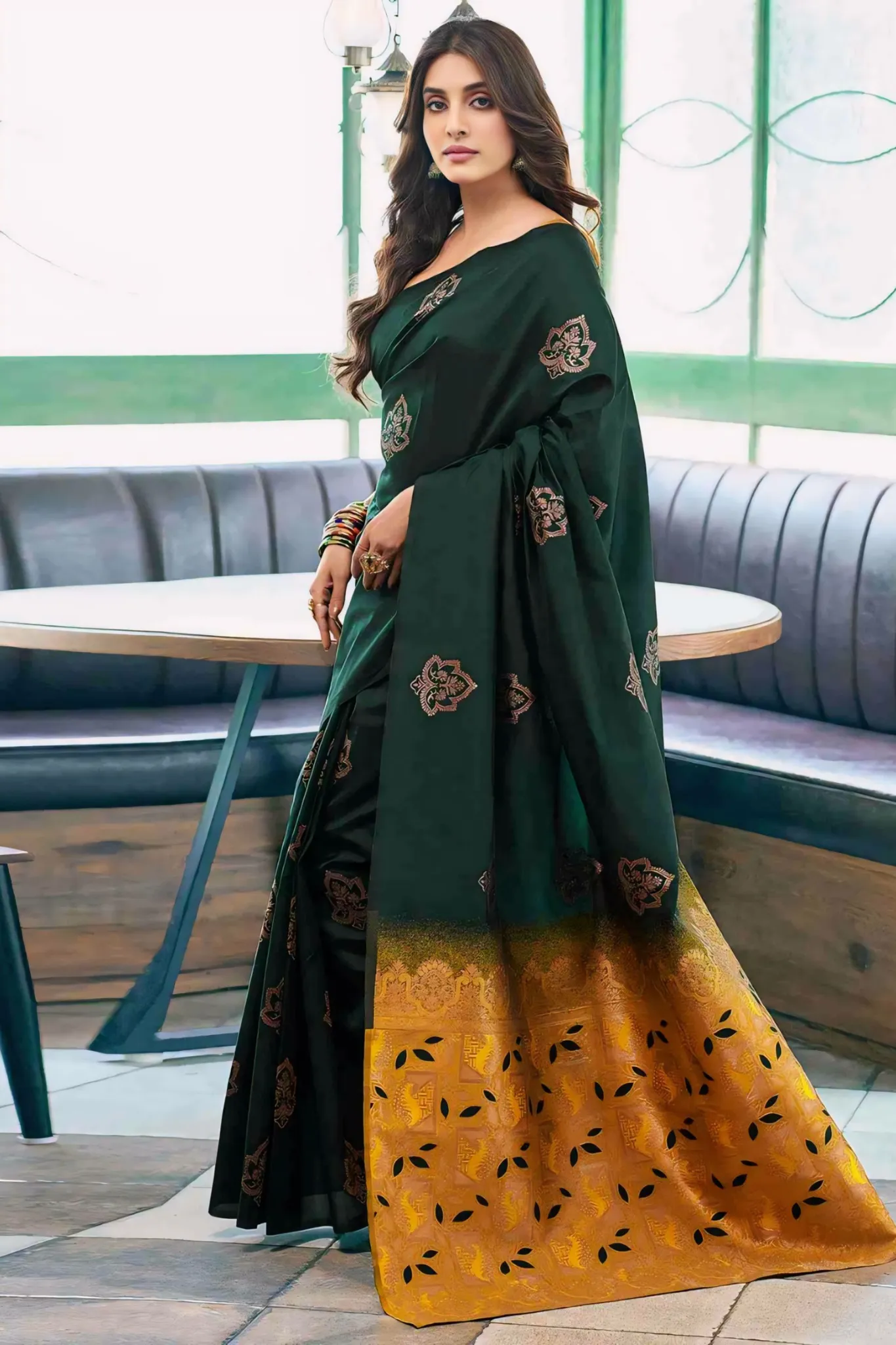 BEAUTIFUL JECQUARD ZARI WORK BANARASI SOFT SILK SAREE