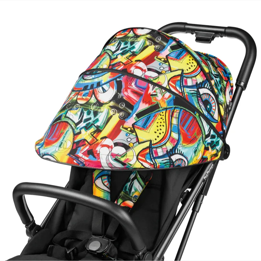 Selfie Stroller - Street Art