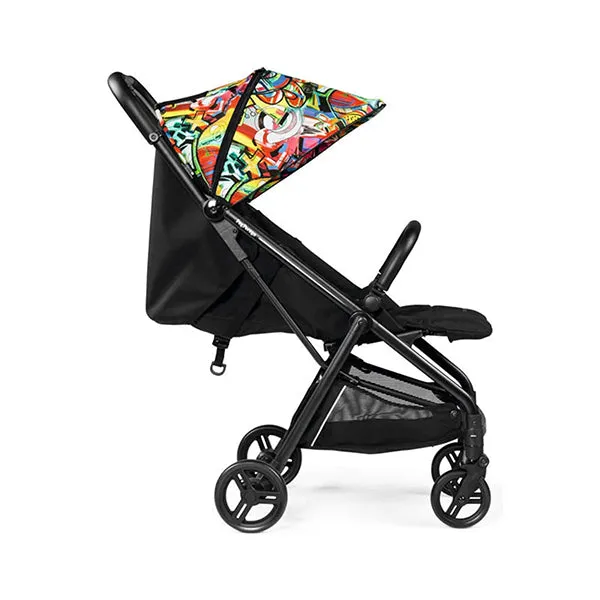 Selfie Stroller - Street Art